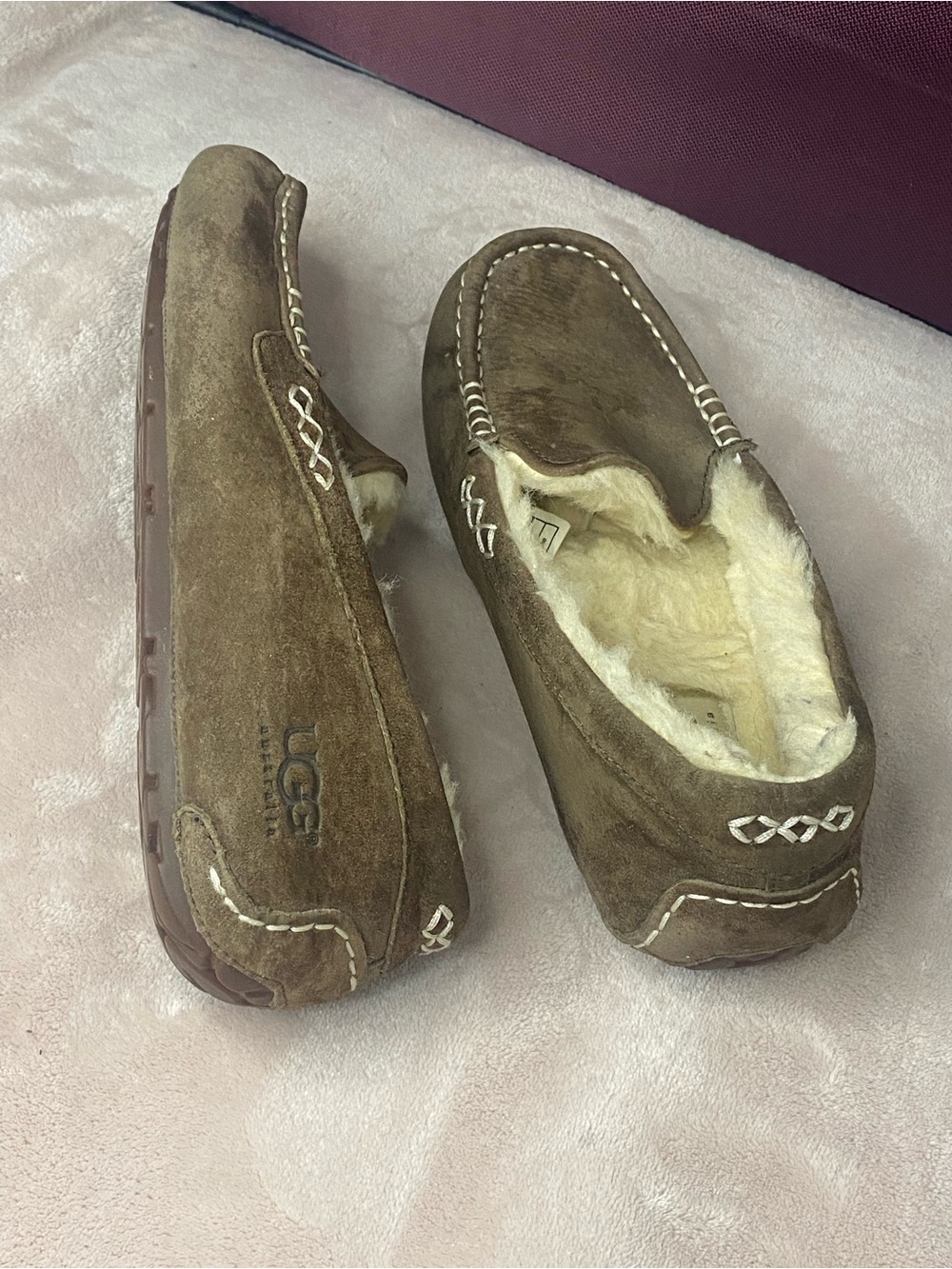 Ugg Australia Ansley Moccasin slippers women size 6